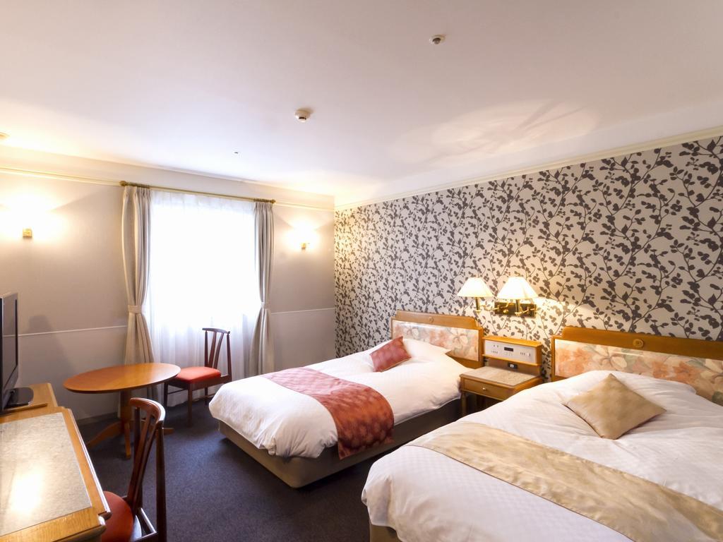 מיאזאקי Hotel Merieges מראה חיצוני תמונה