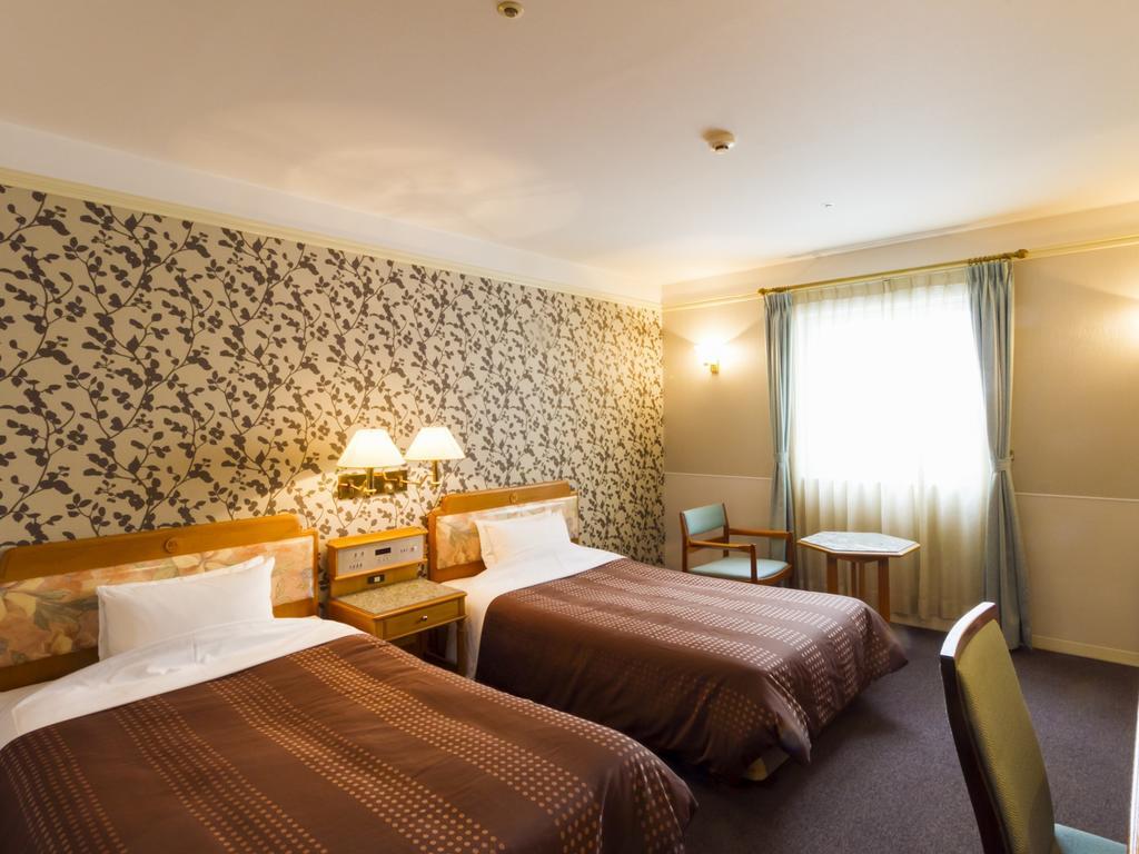 מיאזאקי Hotel Merieges מראה חיצוני תמונה