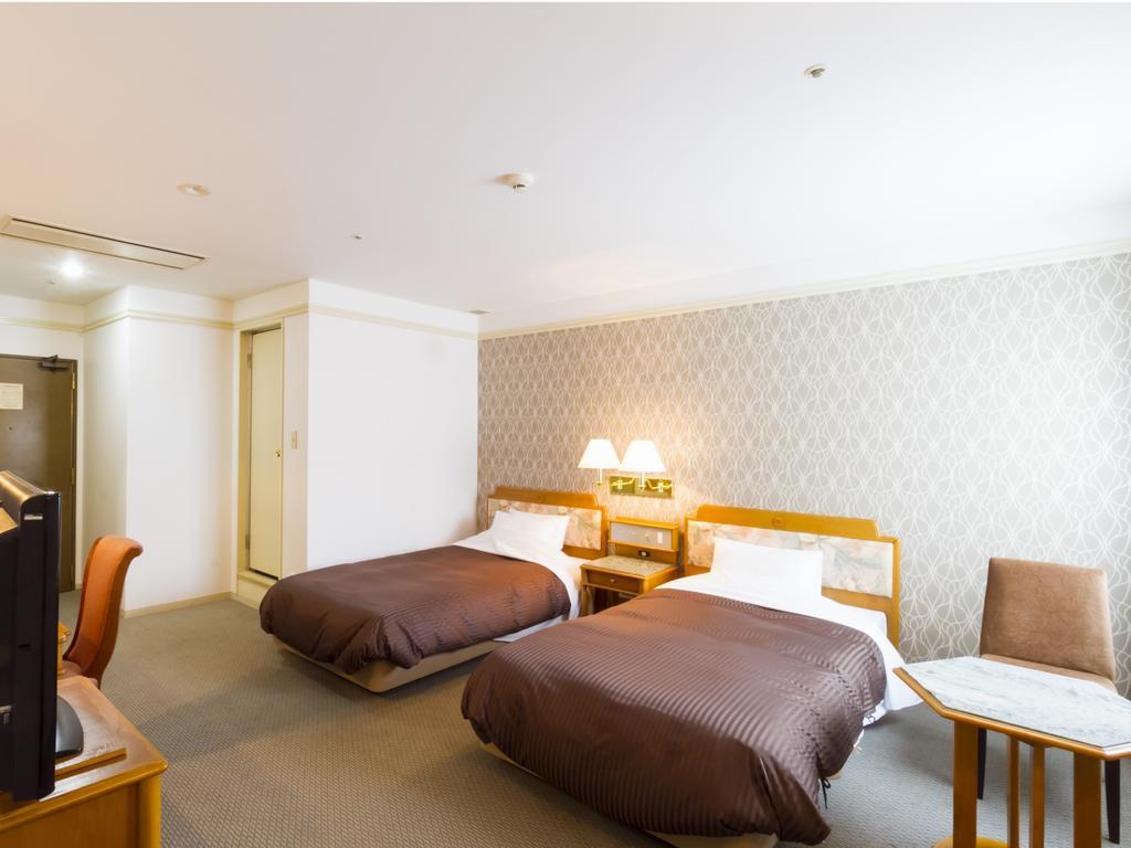 מיאזאקי Hotel Merieges מראה חיצוני תמונה