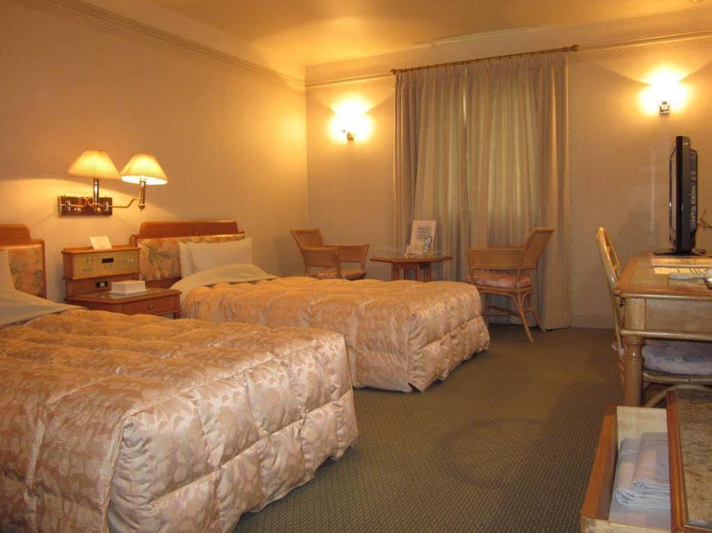 מיאזאקי Hotel Merieges מראה חיצוני תמונה