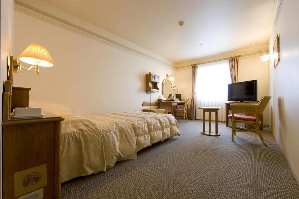 מיאזאקי Hotel Merieges מראה חיצוני תמונה