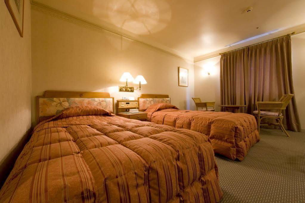 מיאזאקי Hotel Merieges מראה חיצוני תמונה